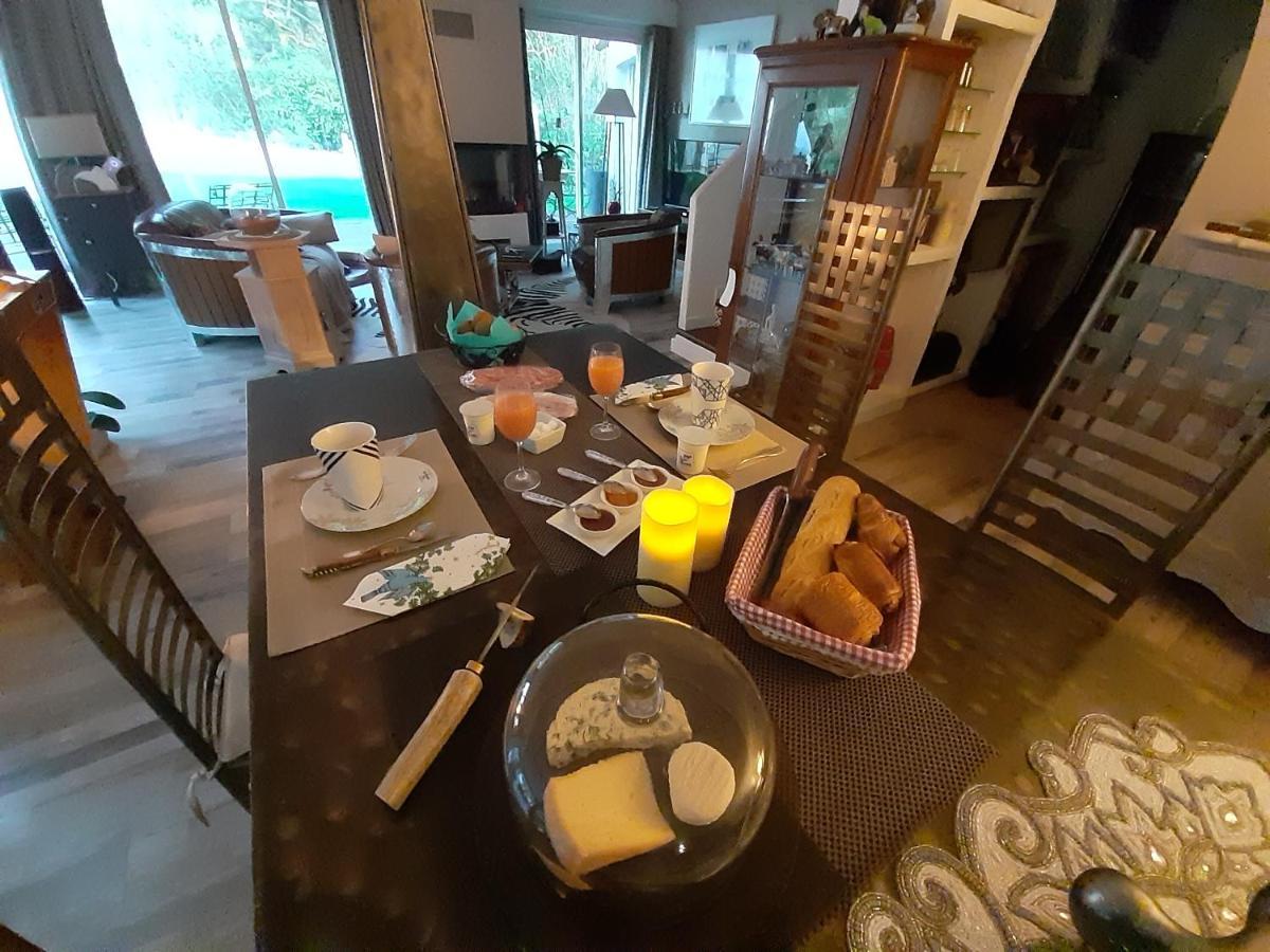 Dans Un Jardin Bb Et Jacuzzi Bed & Breakfast Mandelieu-La Napoule Exterior photo