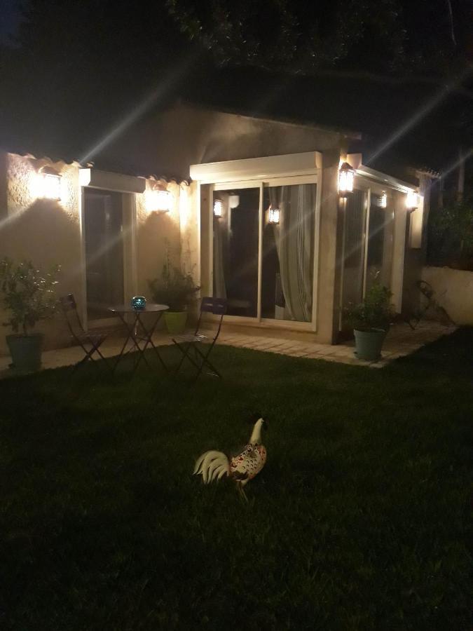 Dans Un Jardin Bb Et Jacuzzi Bed & Breakfast Mandelieu-La Napoule Exterior photo