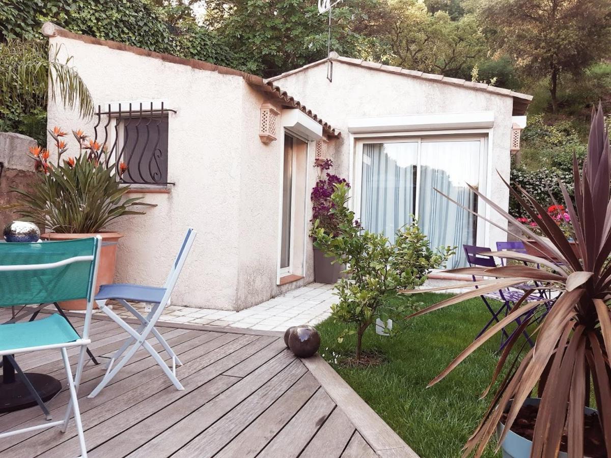 Dans Un Jardin Bb Et Jacuzzi Bed & Breakfast Mandelieu-La Napoule Exterior photo