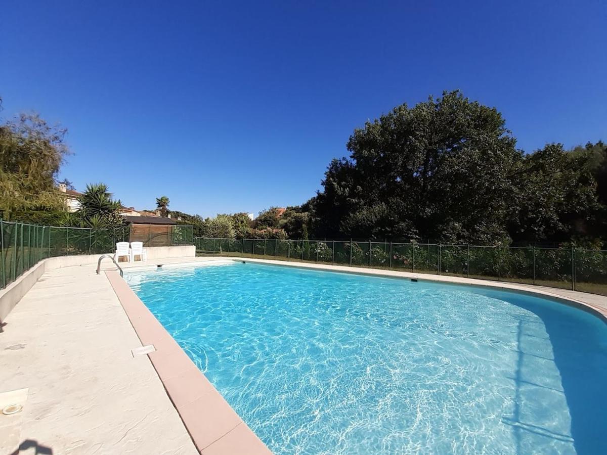 Dans Un Jardin Bb Et Jacuzzi Bed & Breakfast Mandelieu-La Napoule Exterior photo