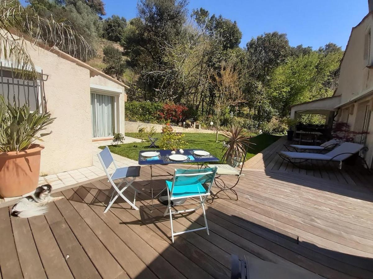 Dans Un Jardin Bb Et Jacuzzi Bed & Breakfast Mandelieu-La Napoule Exterior photo