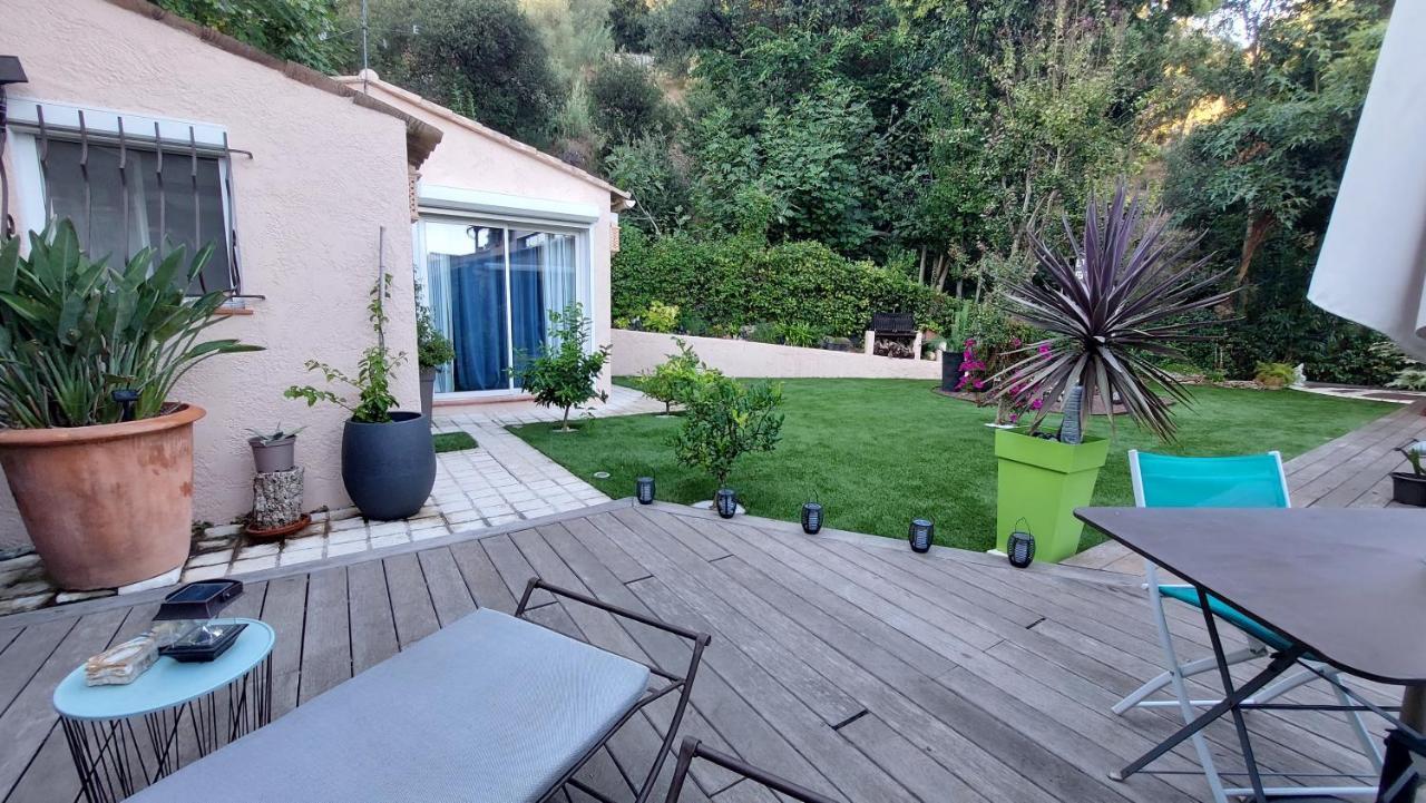 Dans Un Jardin Bb Et Jacuzzi Bed & Breakfast Mandelieu-La Napoule Exterior photo