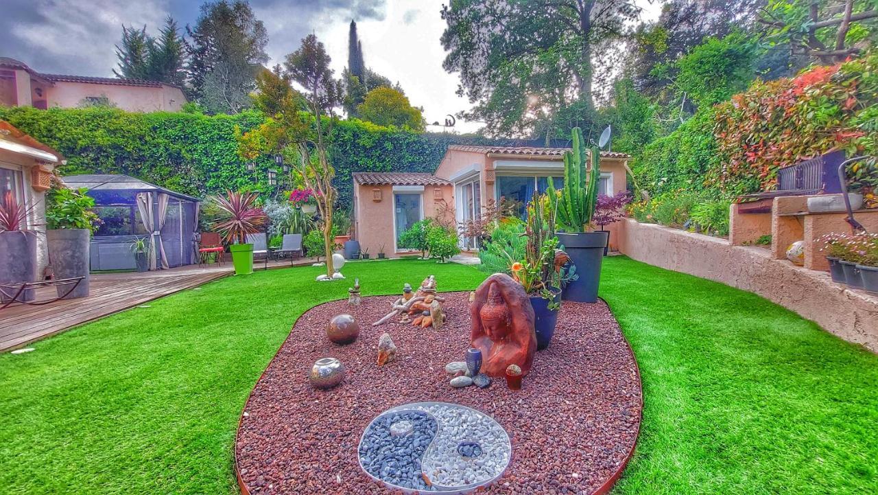 Dans Un Jardin Bb Et Jacuzzi Bed & Breakfast Mandelieu-La Napoule Exterior photo